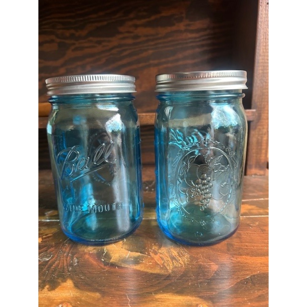 Ball Wide Mouth Aqua Blue Mason Jars Set of 2 Fruit Medallion Glass 32oz 6.5in